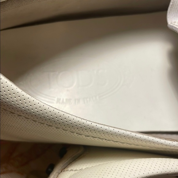 Tod\'s Gommini White Slip-On Driving Loafers Side Suede Stripes Moccasin Unisex main image 10